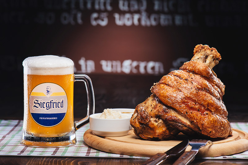 fotografie publicitate ciolan porc Siegfried - berarie germana